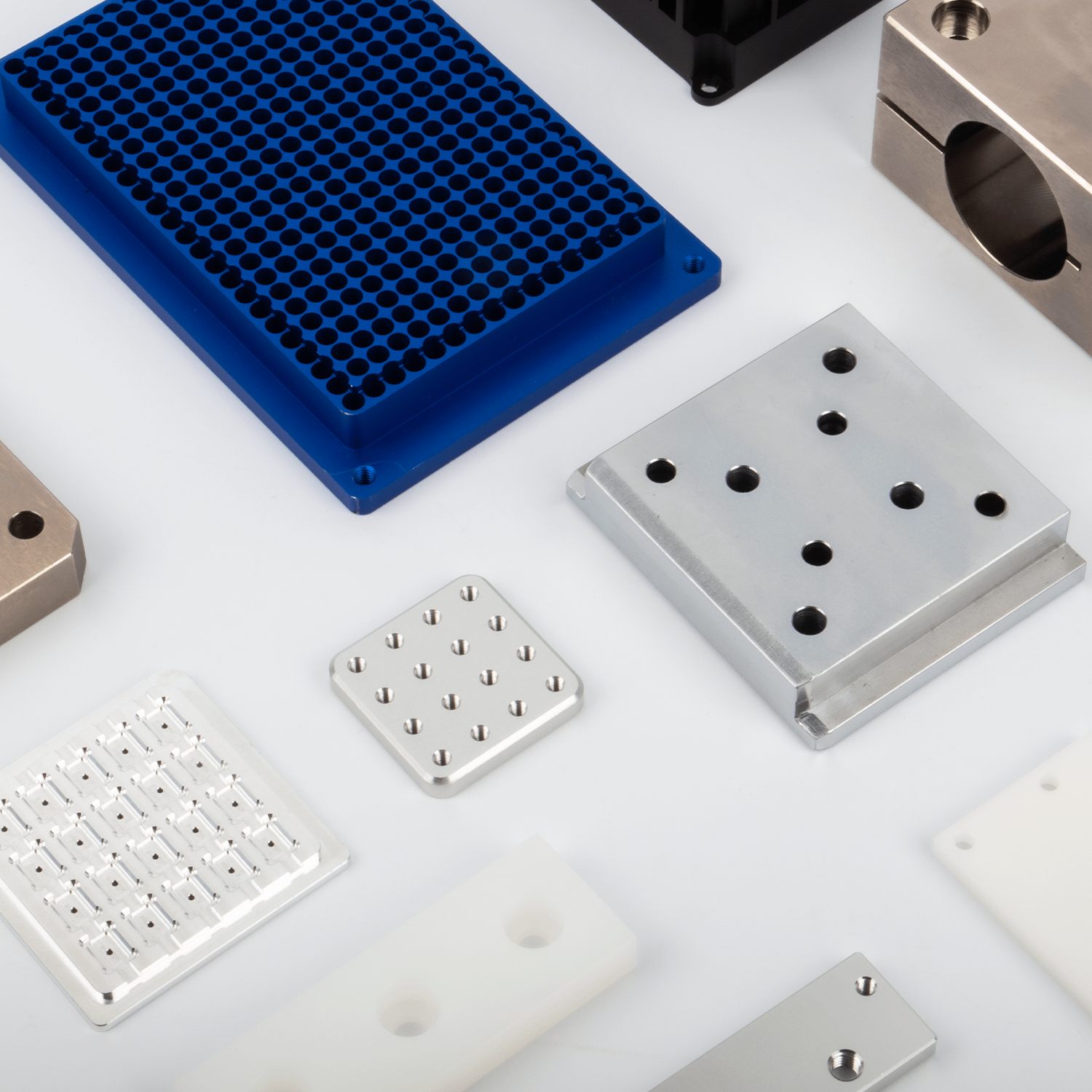 Lavorazione CNC di precisione per l'elettronica: ottenere una precisione a livello di micron